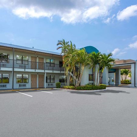 Baymont By Wyndham Punta Gorda/Port Charlotte Ξενοδοχείο Εξωτερικό φωτογραφία